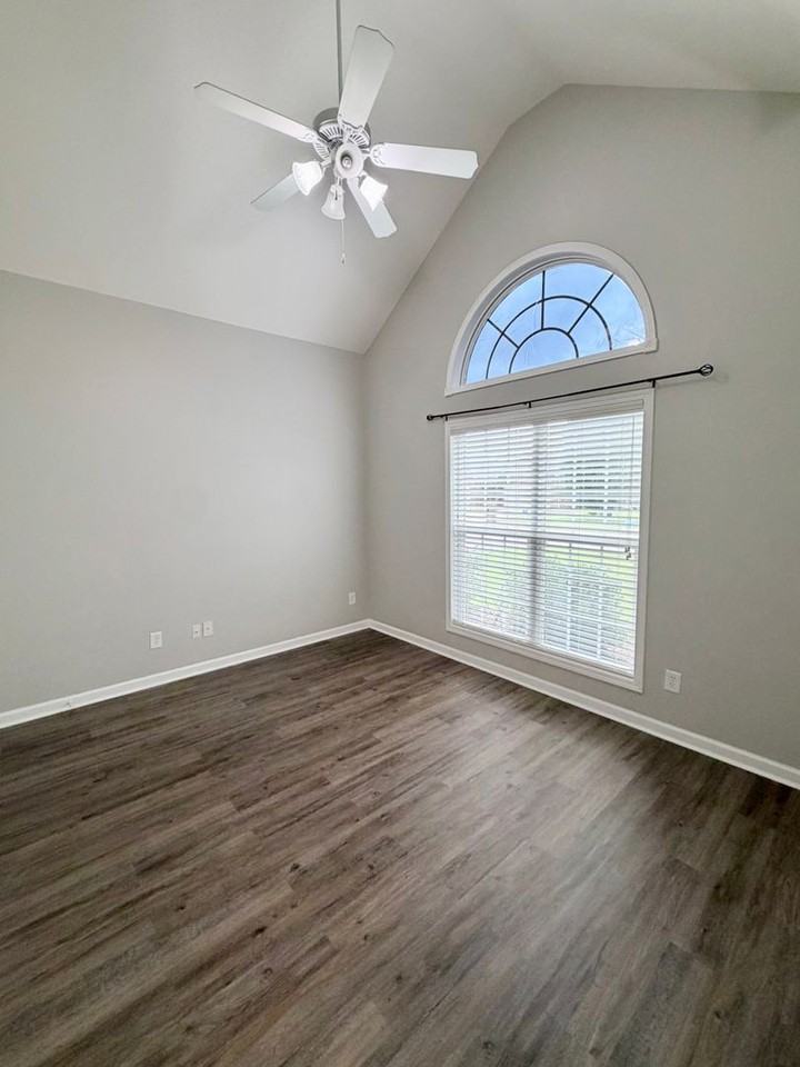 705 Post Oak Way - Photo 5 of 25