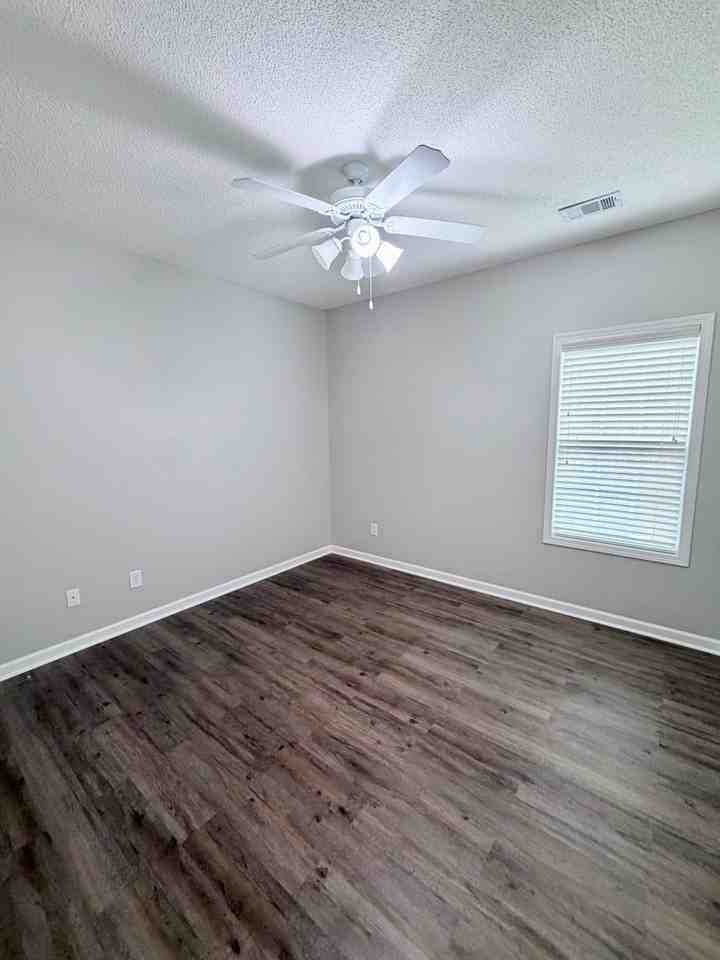 705 Post Oak Way - Photo 6 of 25