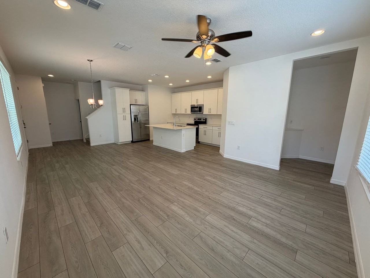 8191 Mosaic Ln - Photo 4 of 28