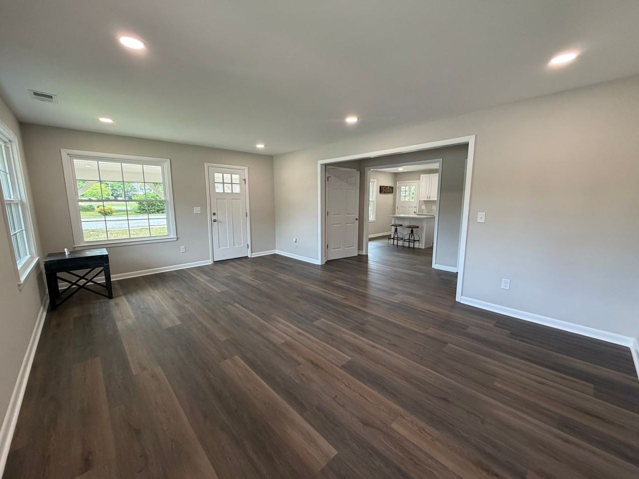 228 College Dr - Photo 5 of 23