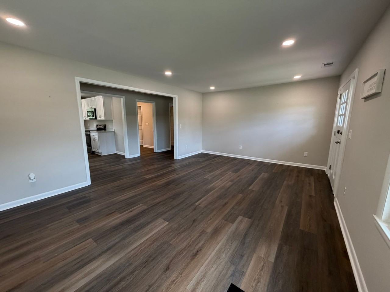 228 College Dr - Photo 6 of 23