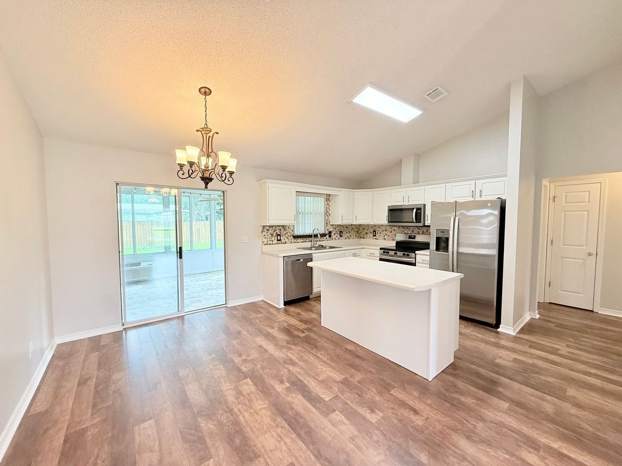 6183 Ashton Woods Cir - Photo 5 of 16