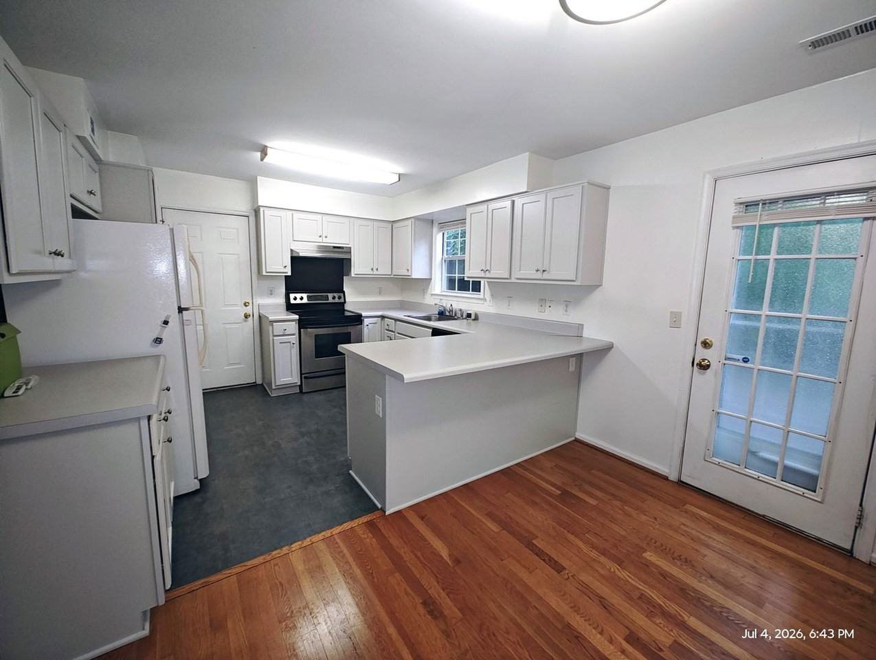 100 Lamplighter Pl - Photo 3 of 40