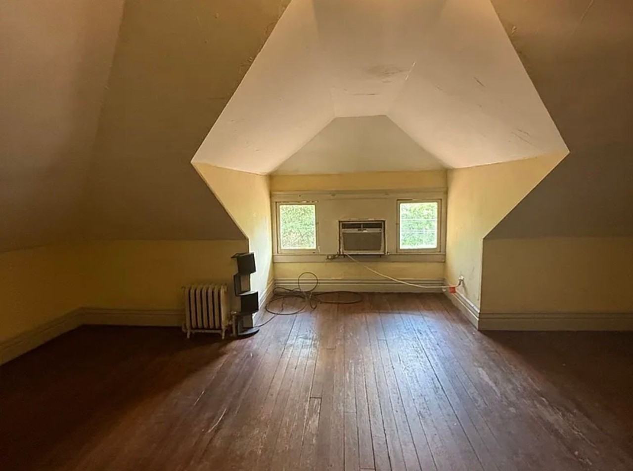 207 Bradford St - Photo 3 of 4