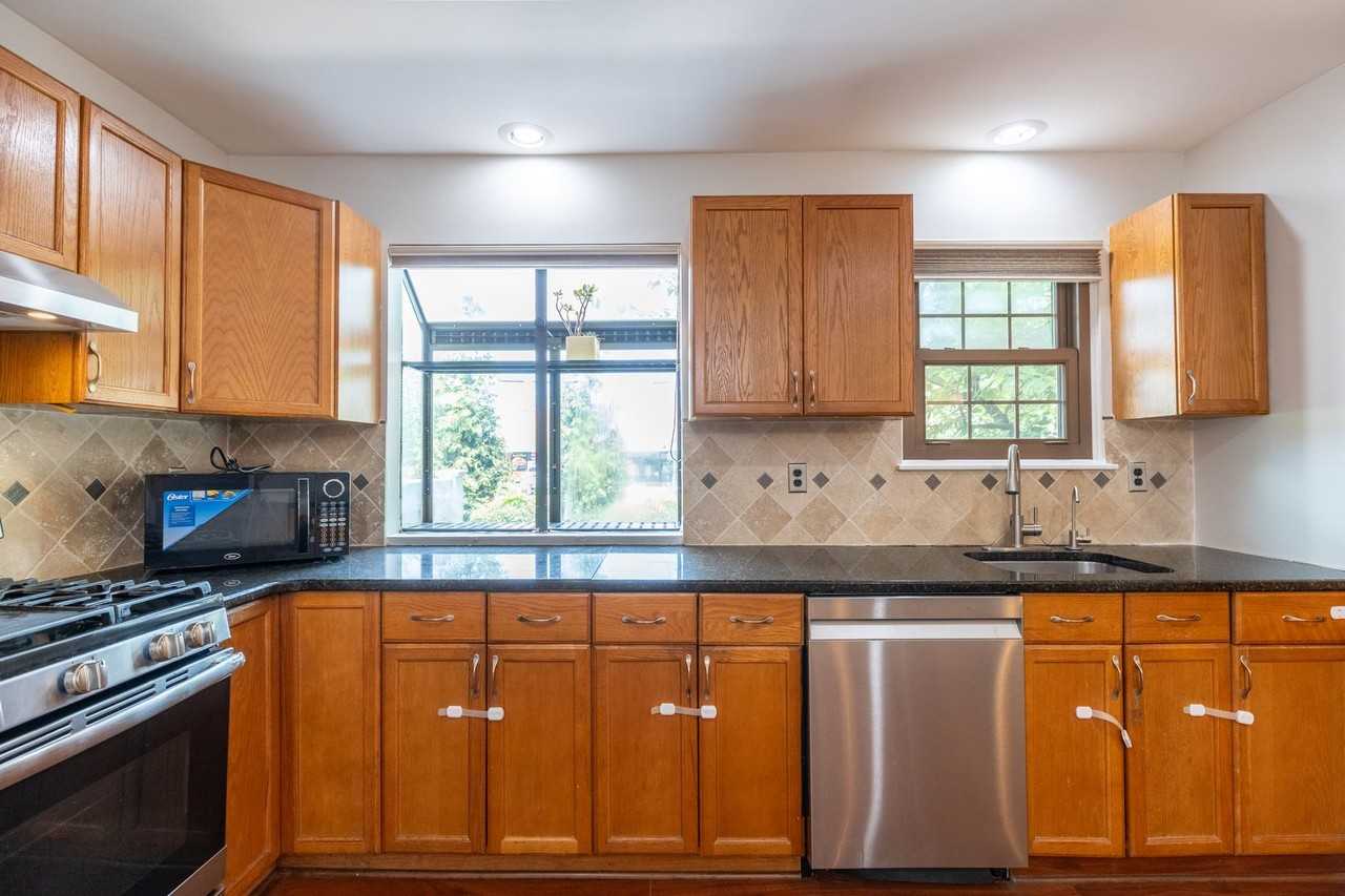 183 Durham Ave - Photo 2 of 27