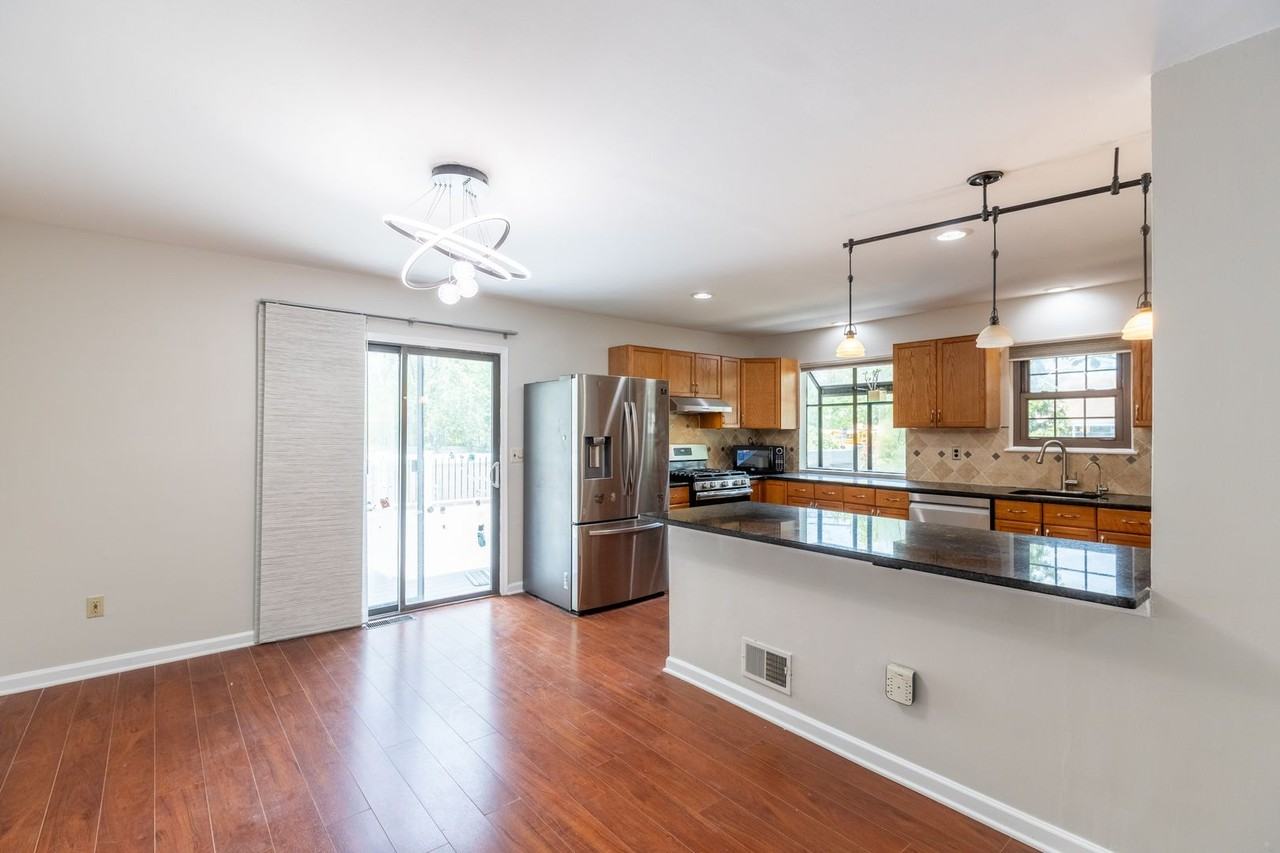 183 Durham Ave - Photo 3 of 27