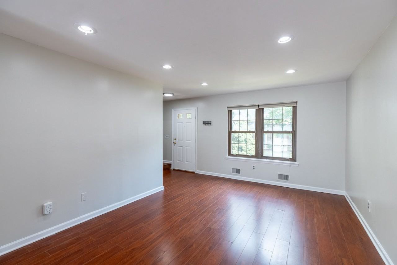 183 Durham Ave - Photo 4 of 27