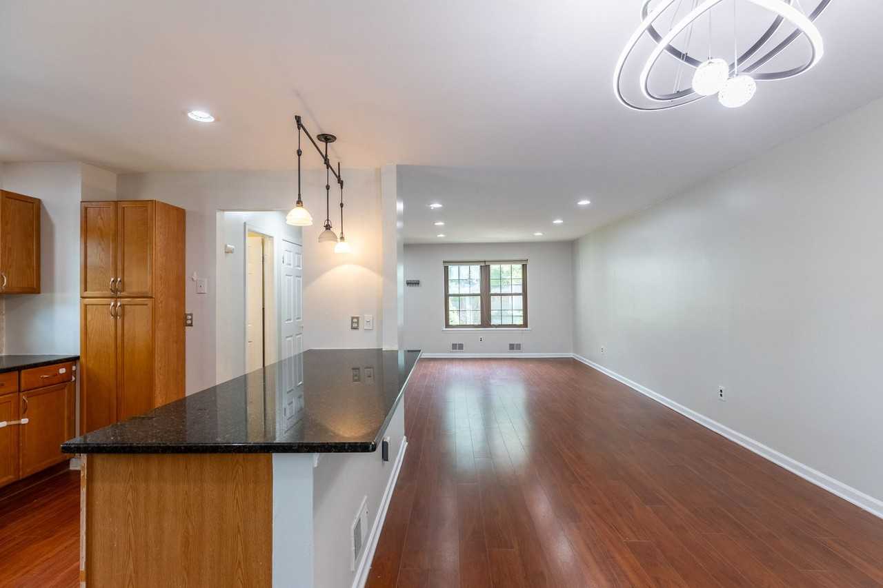 183 Durham Ave - Photo 6 of 27