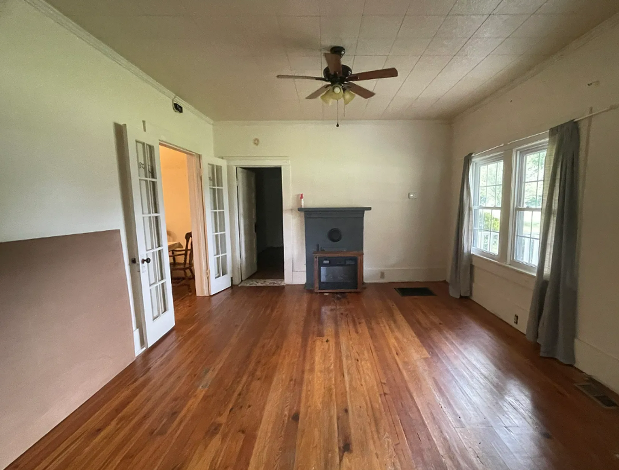 46 E Calhoun St - Photo 3 of 11