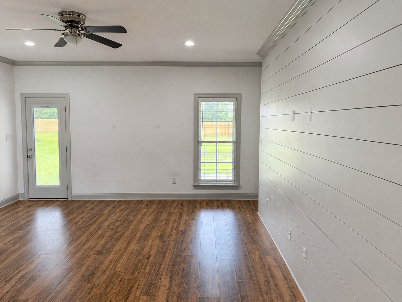 109 Shumard Ct - Photo 4 of 10