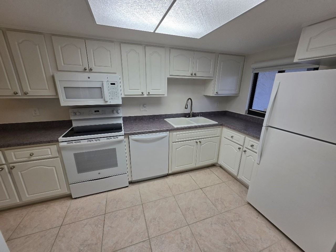 5301 S Atlantic Ave - Photo 4 of 28