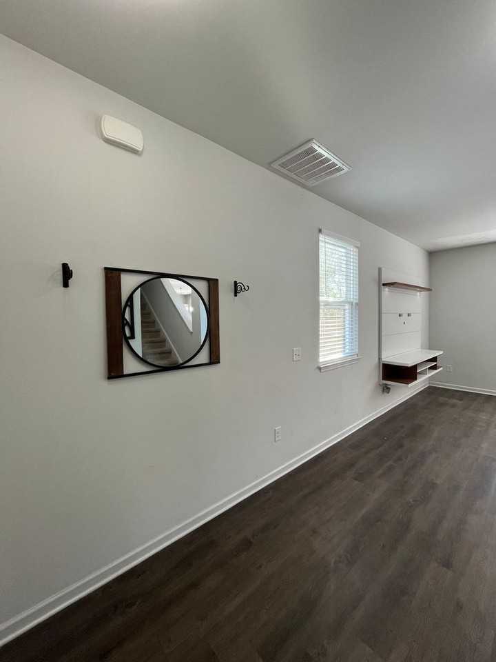 751 Stradleigh Ct - Photo 4 of 43