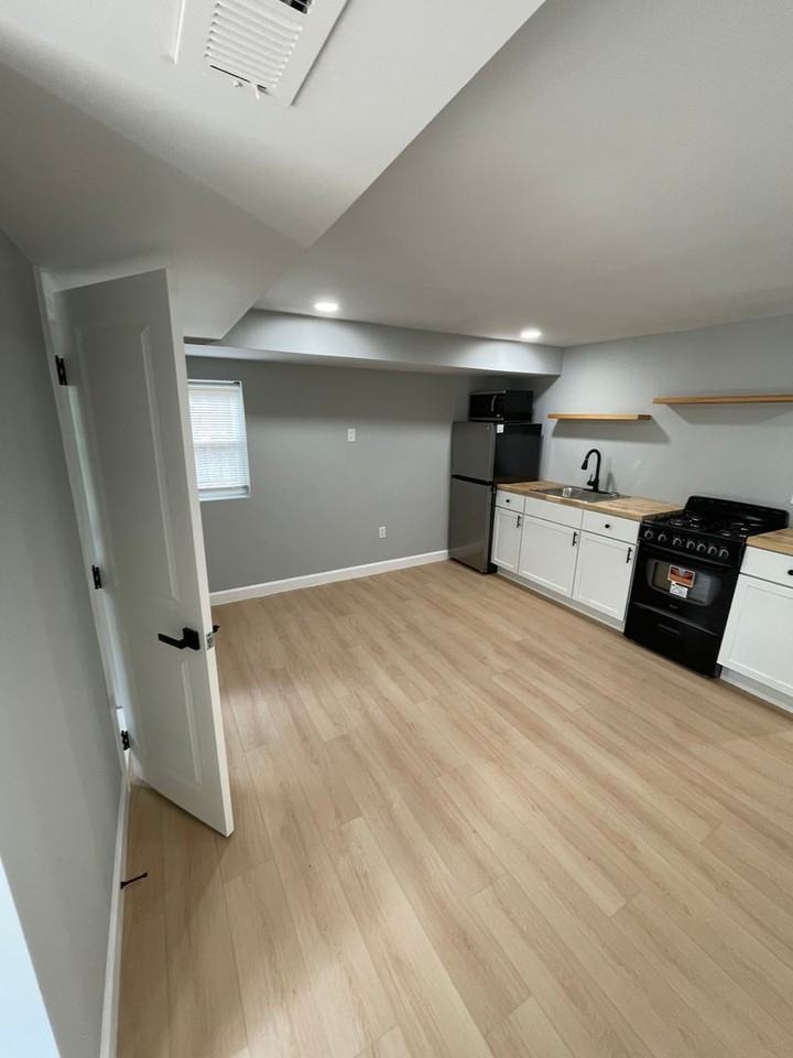 145 Wilmington Pl Se - Photo 4 of 5