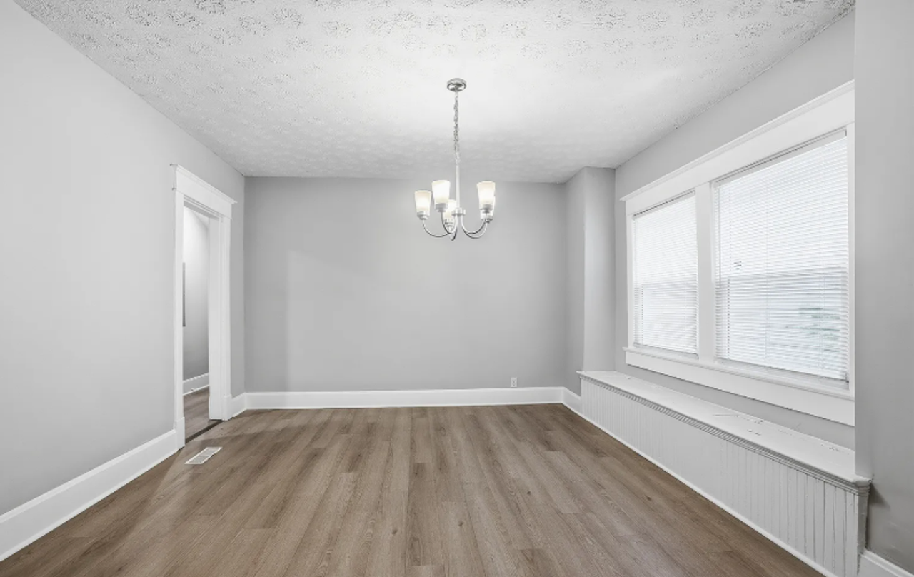 931 N Oakland Ave - Photo 7 of 25