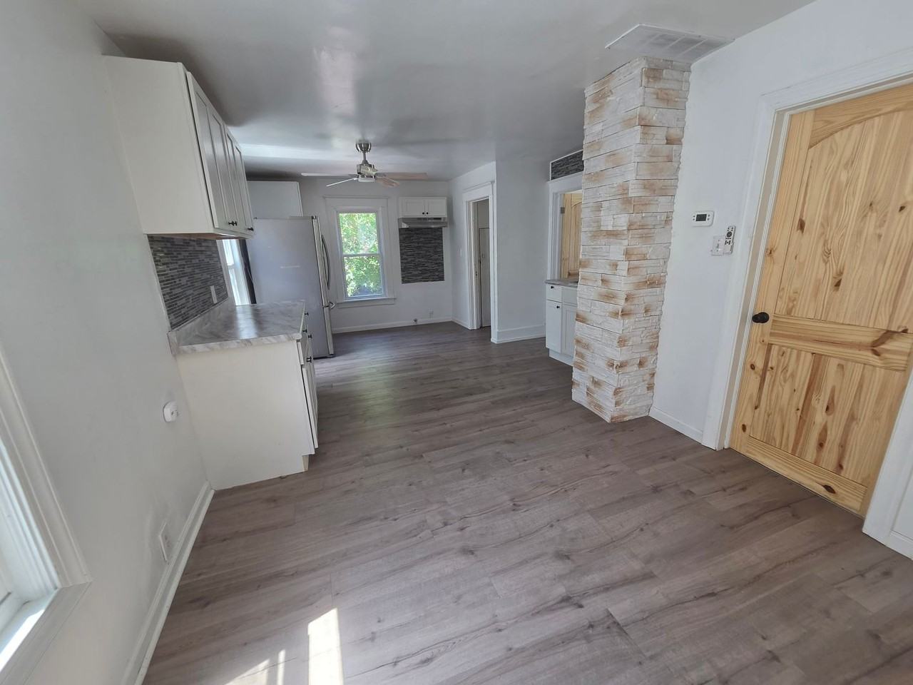 722 E 7th St - Photo 7 of 11