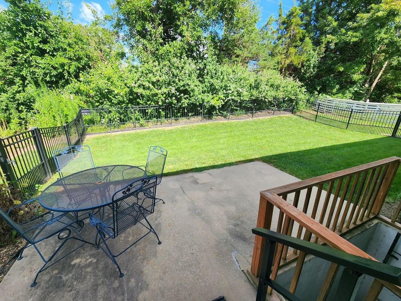 3612 Sw Ashworth Ct - Photo 3 of 36