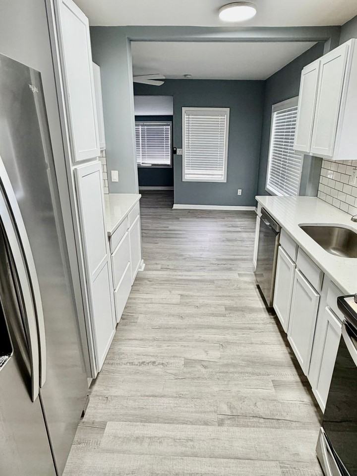 340 N Fletcher Ave - Photo 6 of 14