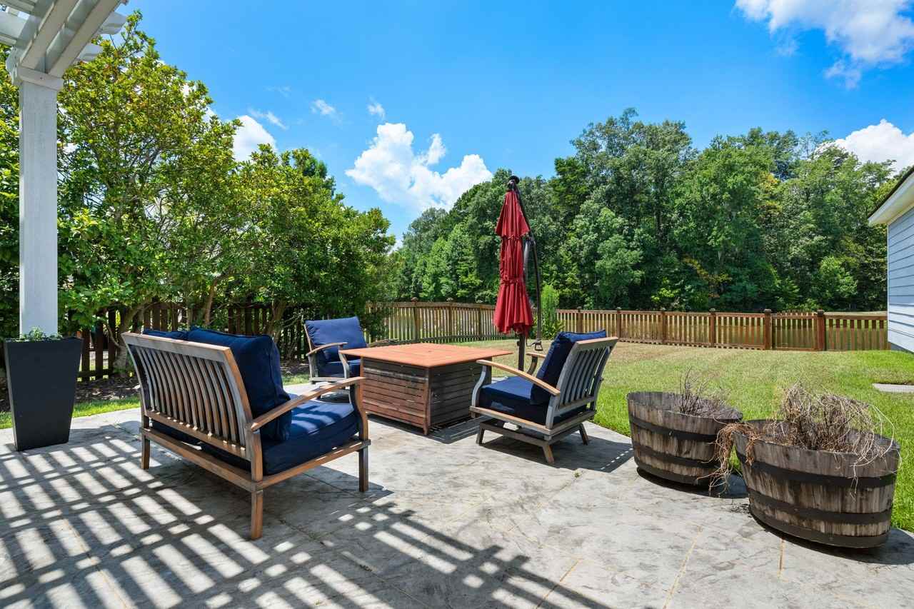 1833 Bermuda Stone Rd - Photo 5 of 33