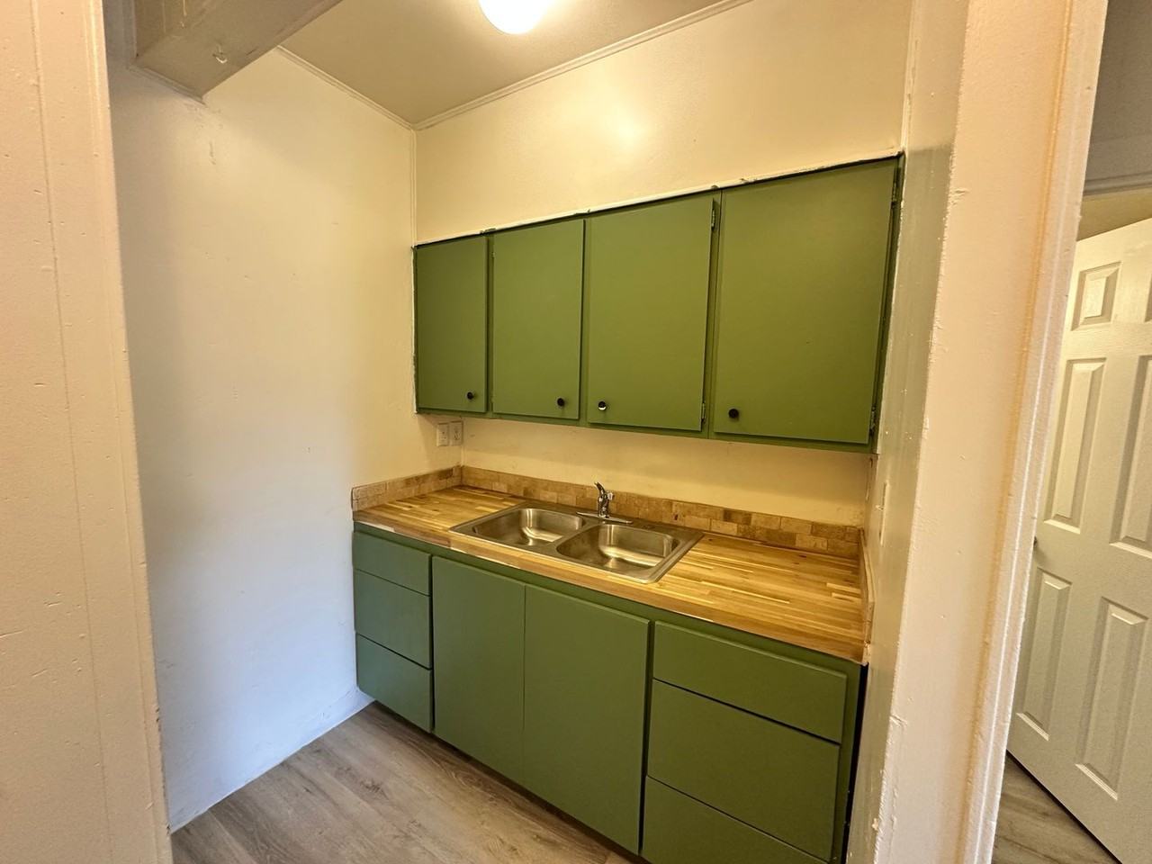 2223 16th St - Photo 4 of 9