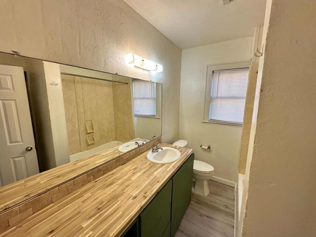 2223 16th St - Photo 7 of 9