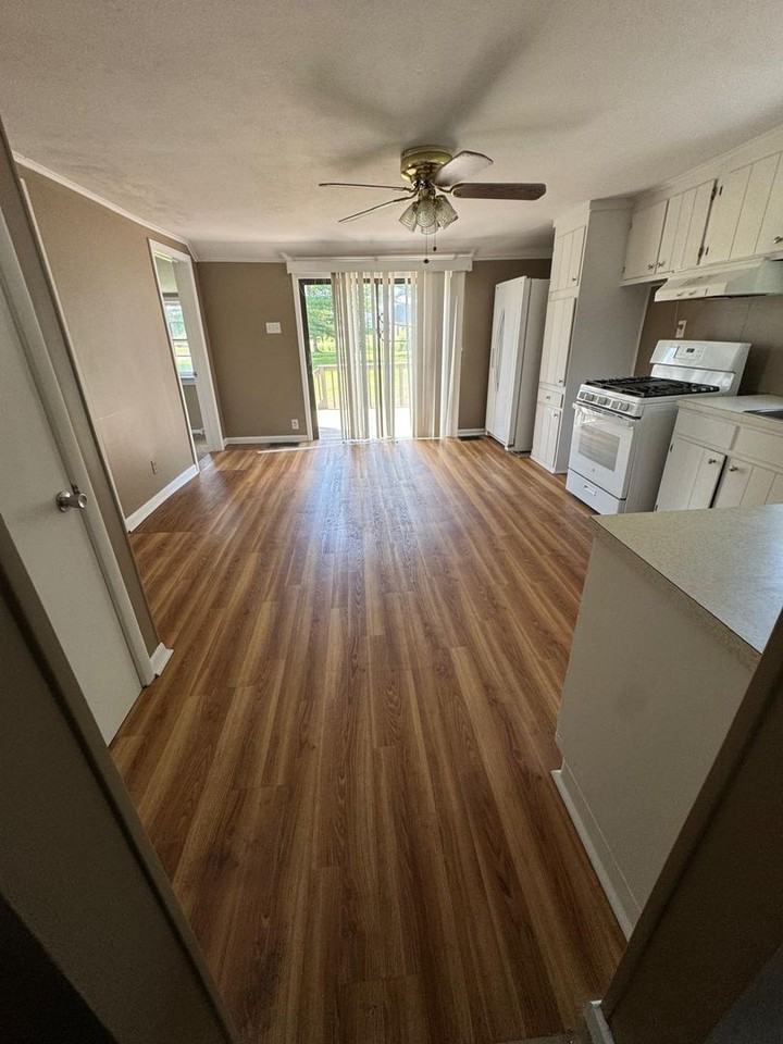 7801 Morgan Rd - Photo 6 of 11