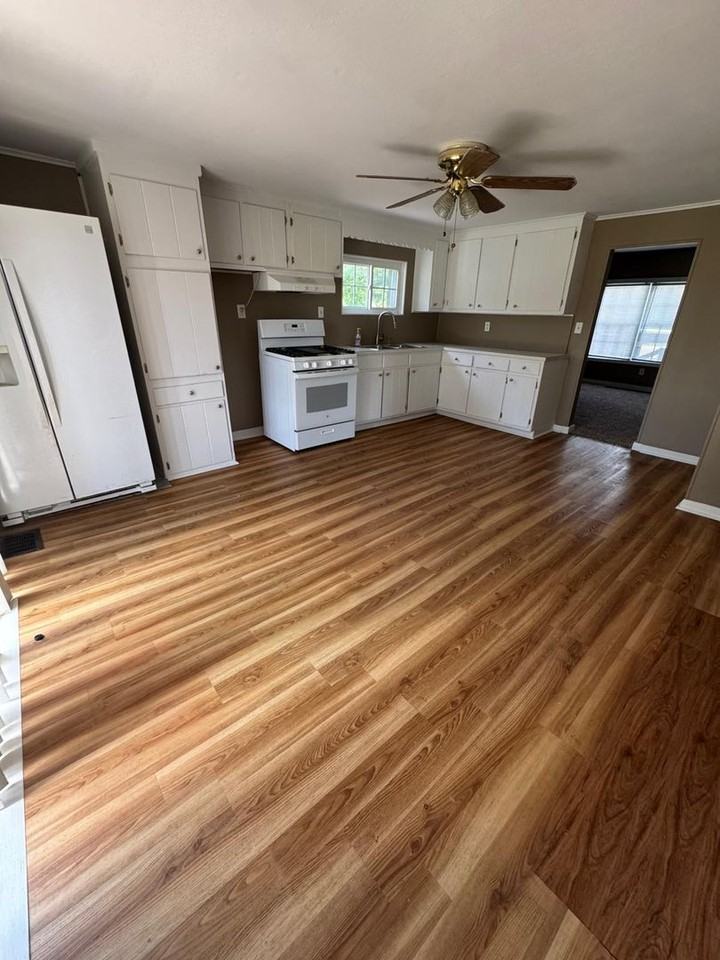 7801 Morgan Rd - Photo 7 of 11