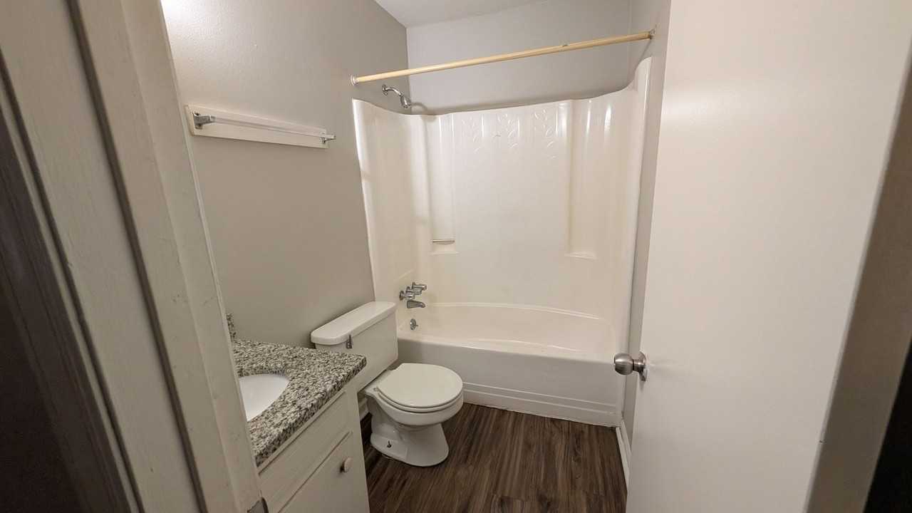 171 Hummingbird Ave Apt A - Photo 5 of 10
