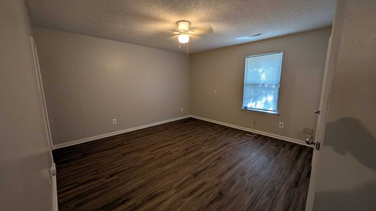 171 Hummingbird Ave Apt A - Photo 6 of 10