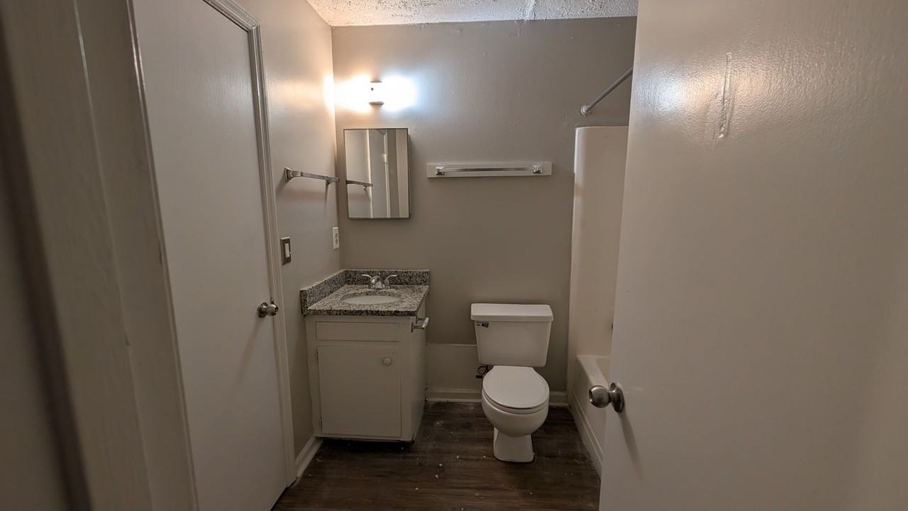 171 Hummingbird Ave Apt A - Photo 7 of 10
