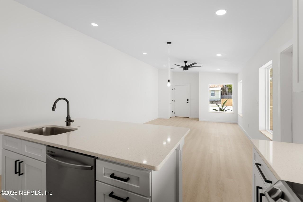 29 Masters Dr #B - Photo 5 of 28