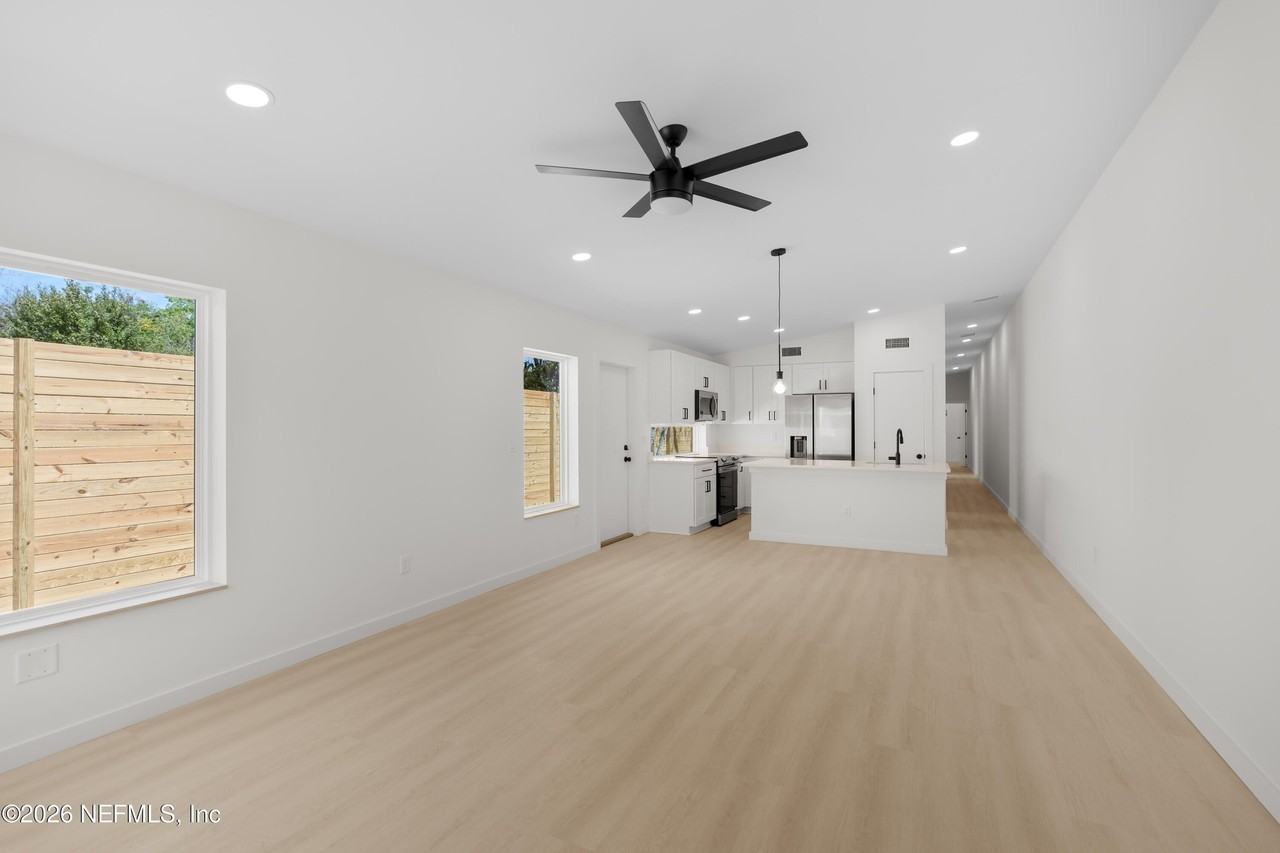 29 Masters Dr #B - Photo 6 of 28