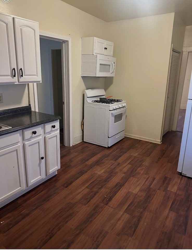 305 Ridgeway Ave - Photo 4 of 8