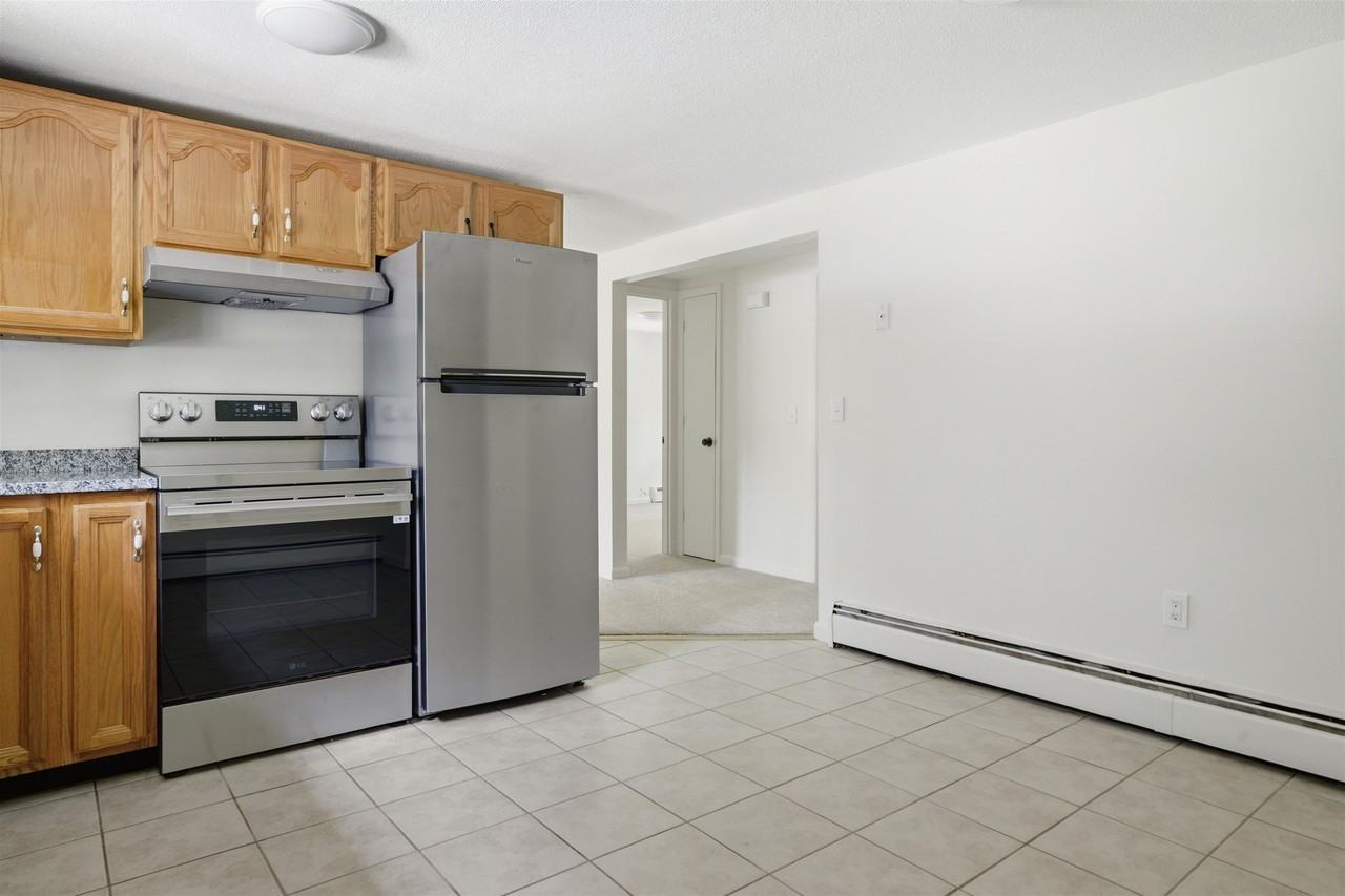 289 Derry Rd #B - Photo 3 of 17