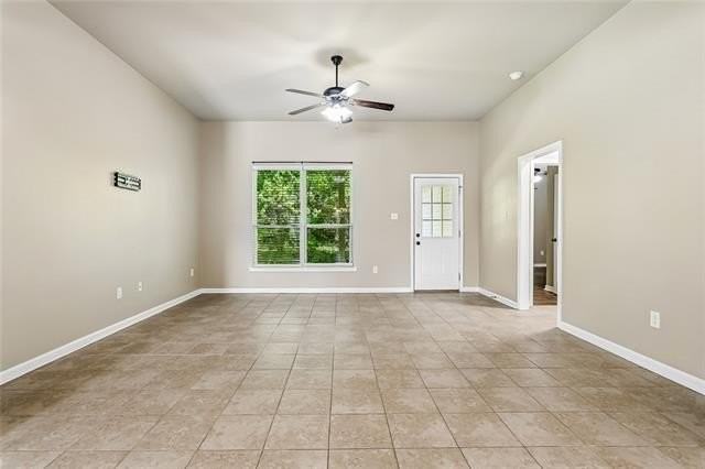 605 Whip St - Photo 2 of 16