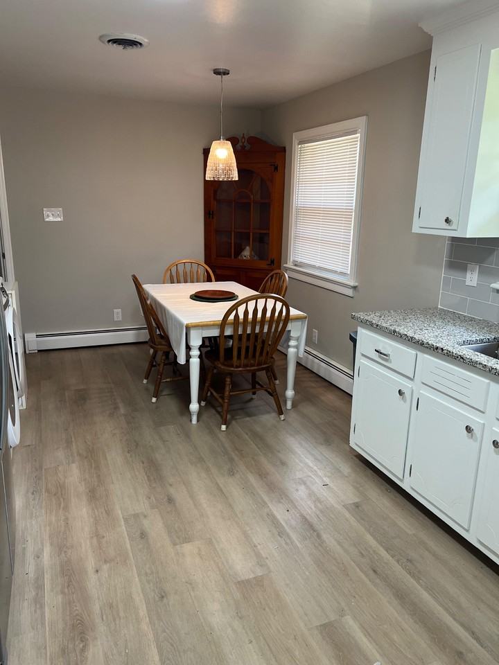 Blenheim Dr - Photo 2 of 8