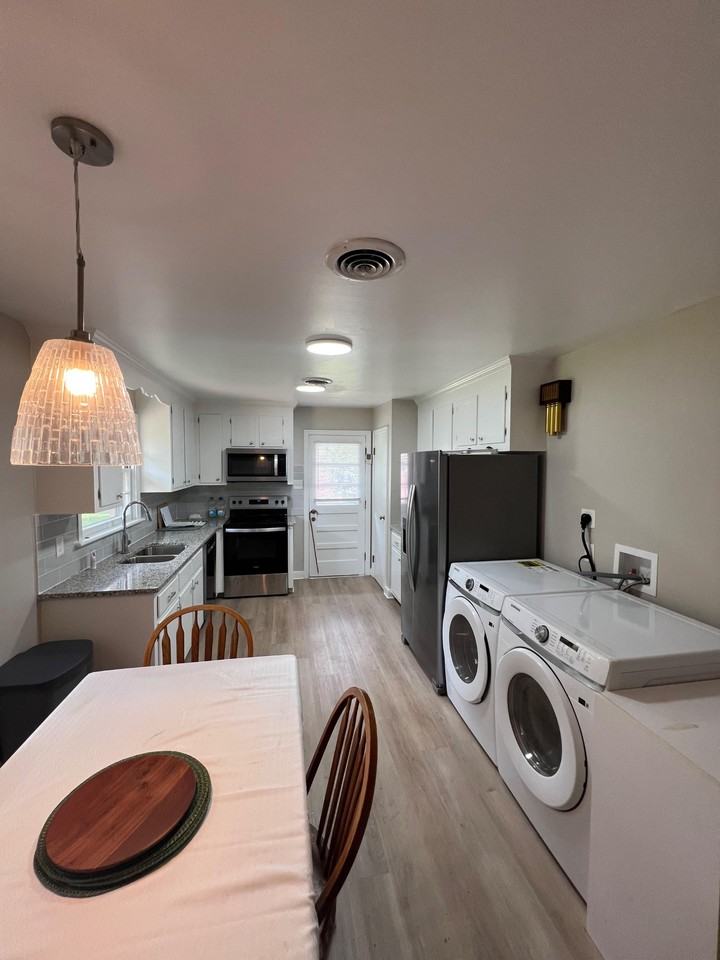 Blenheim Dr - Photo 4 of 8