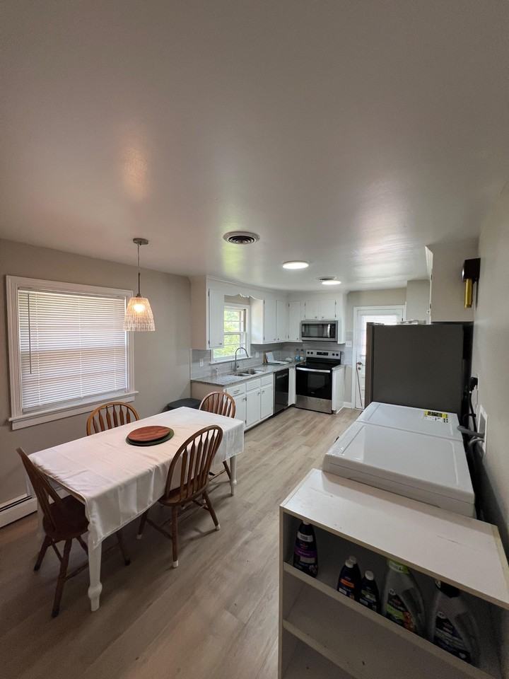Blenheim Dr - Photo 5 of 8