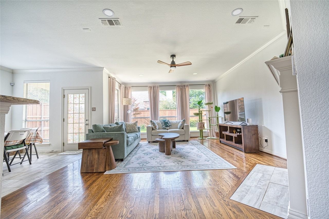 5513 Amber Way - Photo 3 of 40