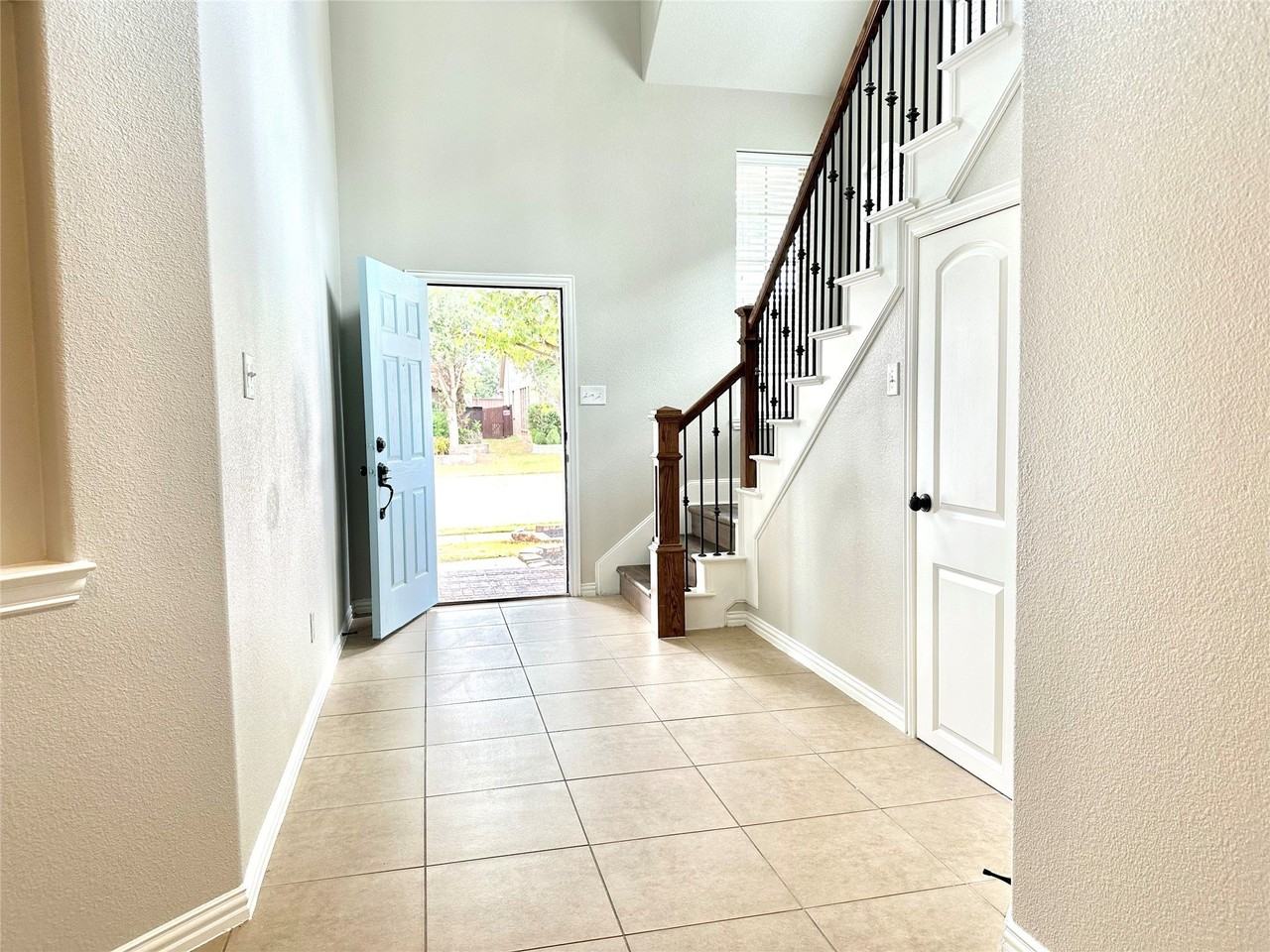 10517 Matador Dr - Photo 2 of 26