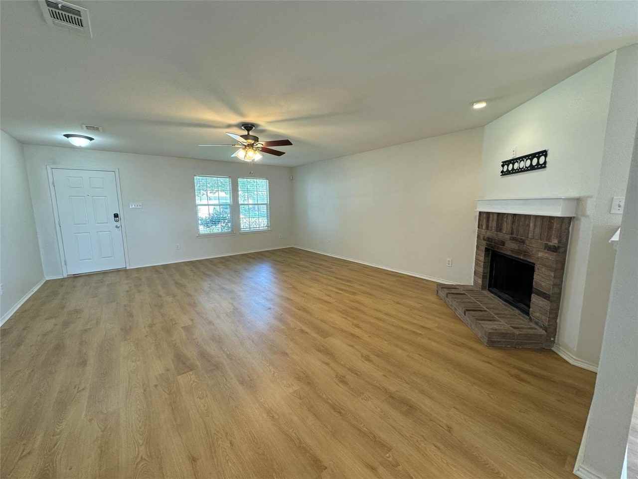 12728 Foxpaw Trl - Photo 4 of 26
