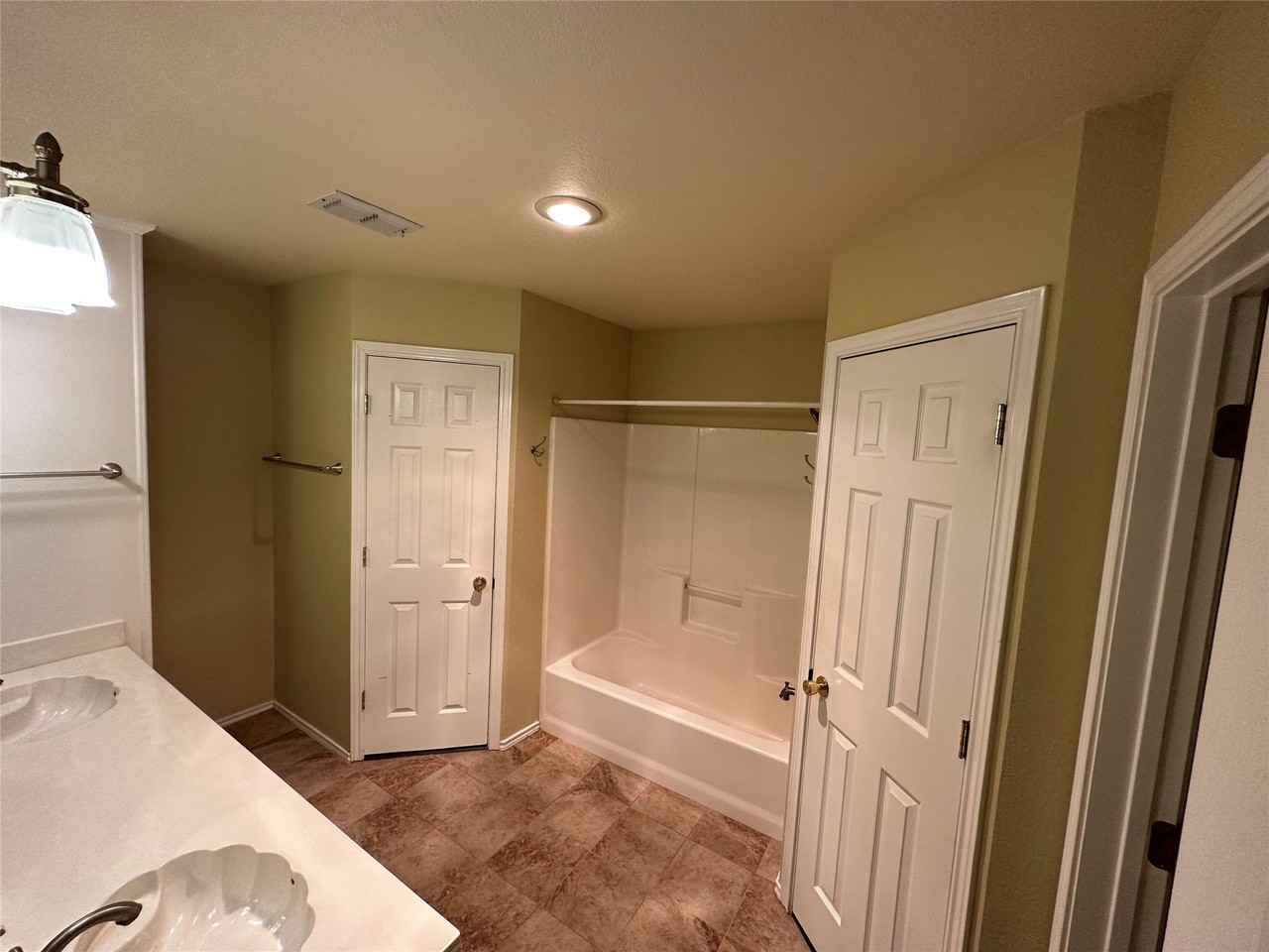 1610 Morrow Ln - Photo 6 of 16