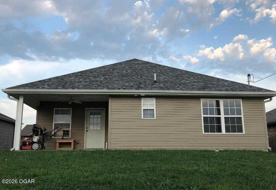 2510 Pennsylvania Ave - Photo 2 of 5