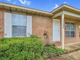 featured image of 3359 Green Briar Cir