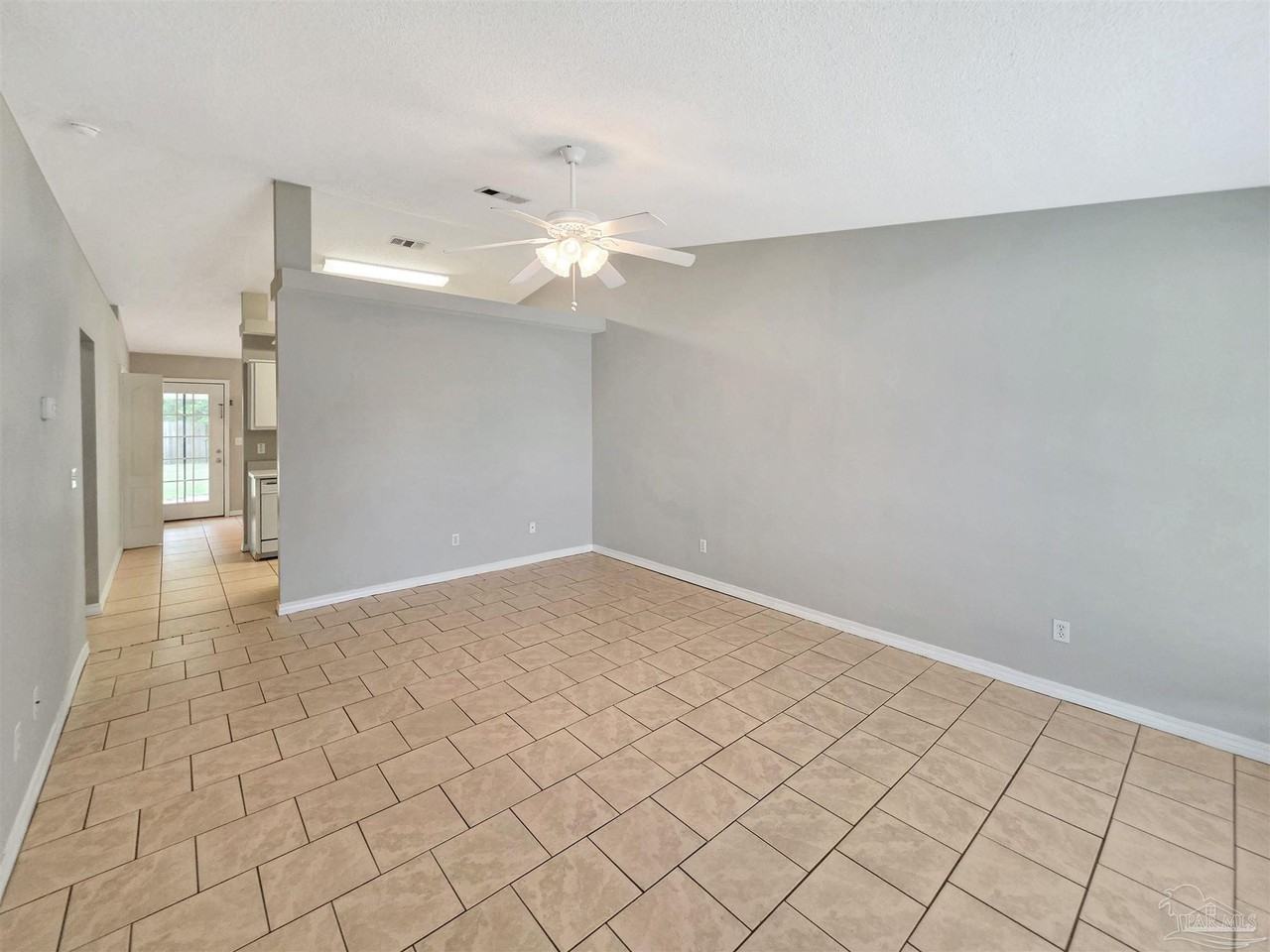 3359 Green Briar Cir - Photo 3 of 18