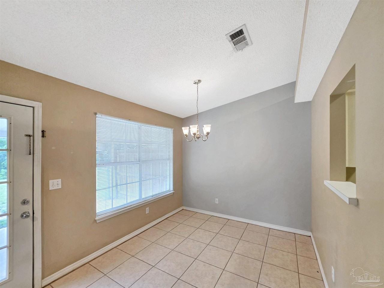 3359 Green Briar Cir - Photo 7 of 18