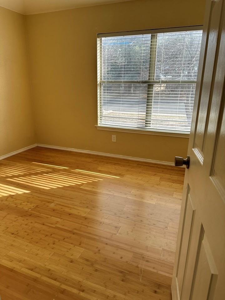 418 Neely Ave - Photo 5 of 15