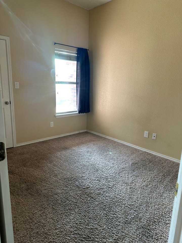418 Neely Ave - Photo 7 of 15
