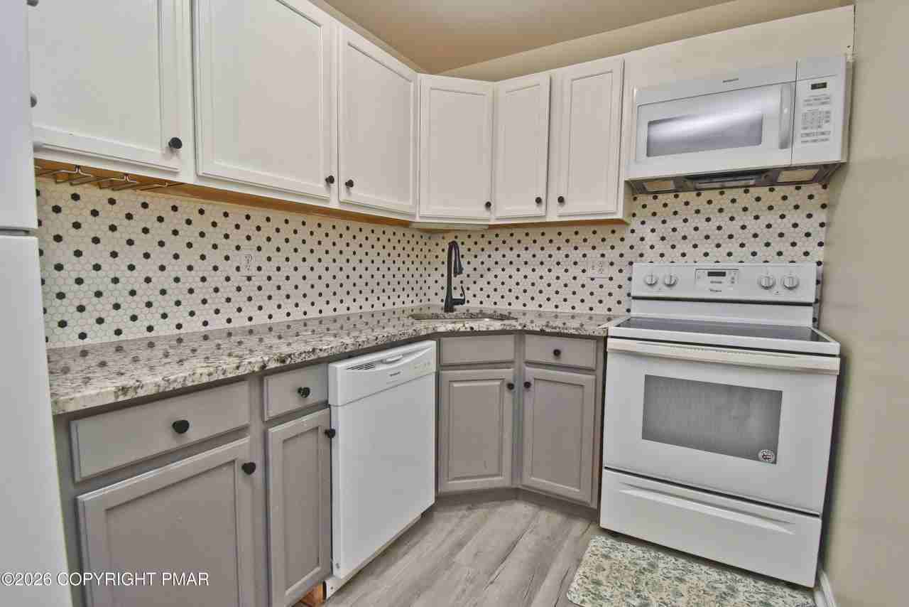 602 Fish Hill Rd - Photo 5 of 25