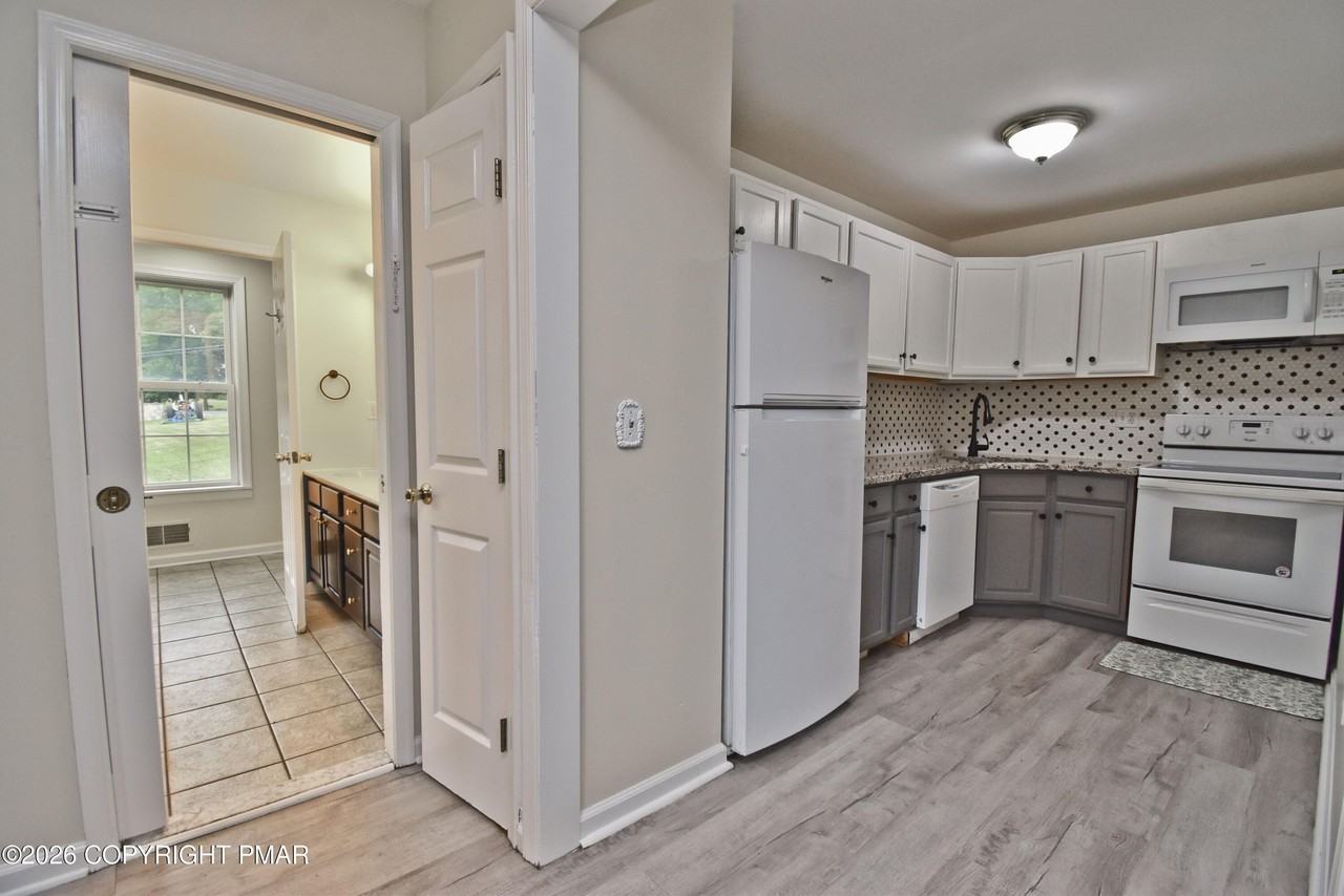 602 Fish Hill Rd - Photo 6 of 25