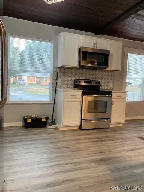 302 Zephyr St - Photo 4 of 9